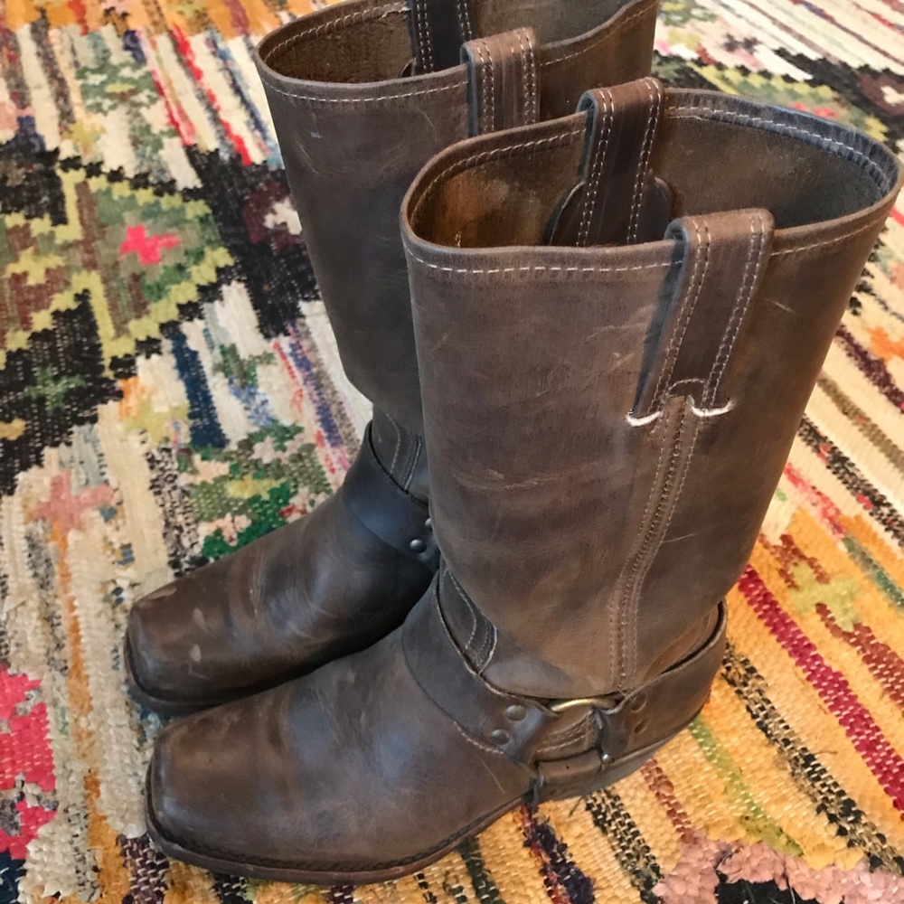 7.5 Frye boots